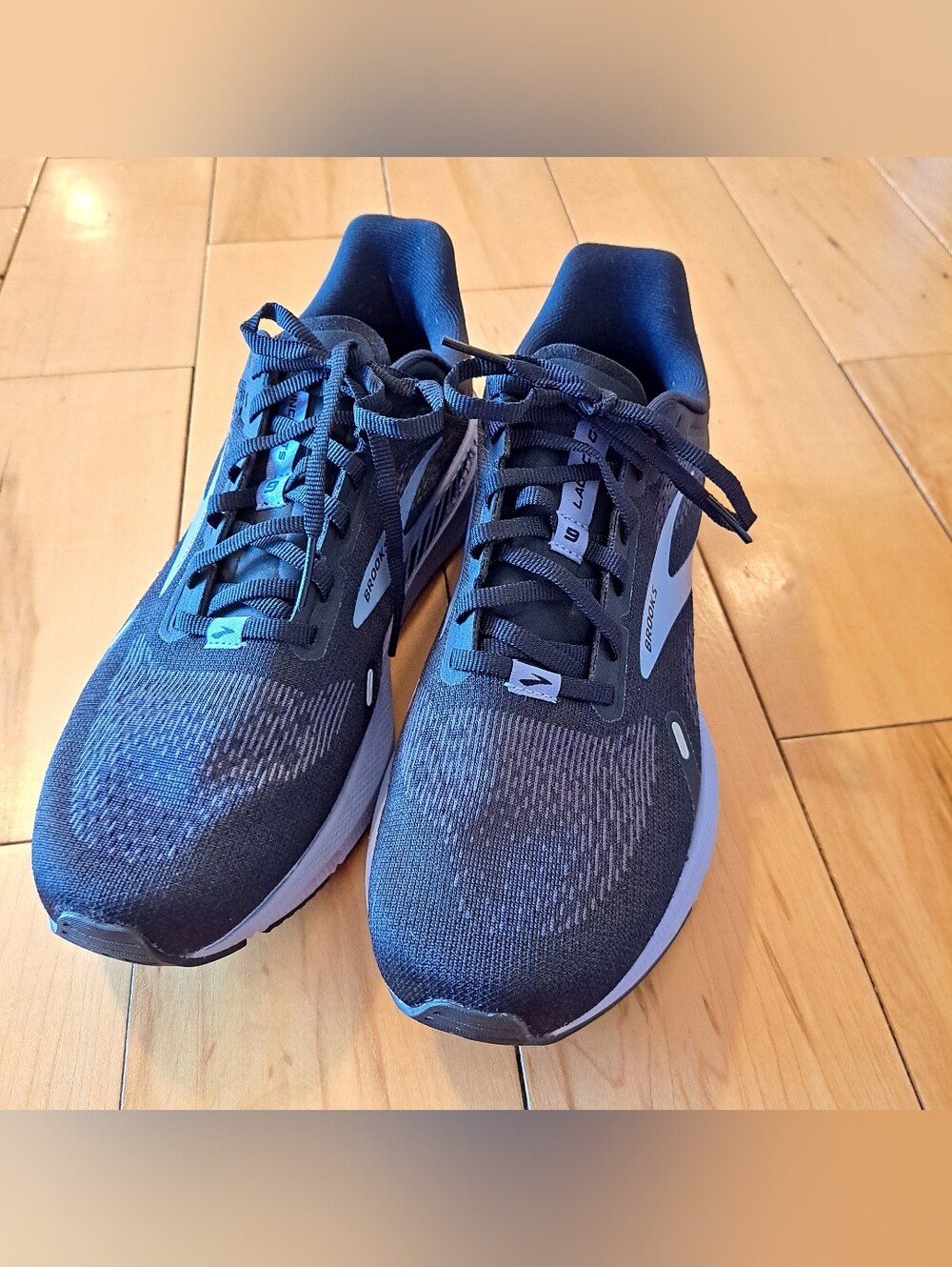 BROOKS LAUNCH GTS 9 Women's Running Shoe Size 9 Navy & Light Blue - Picture 2 of 8